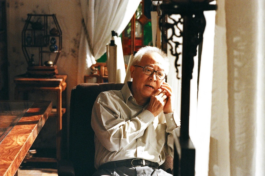 鍾景輝發現自己患上早期帕金森氏症（柏金遜症）後，無奈把當家權交給兒子「文超傑」夏雨。