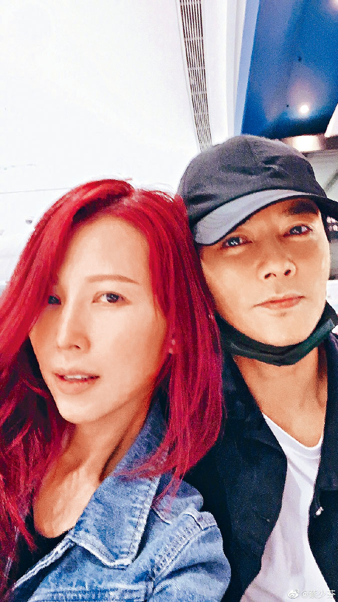 ■蔡少芬与张晋连打针都要做连体婴。