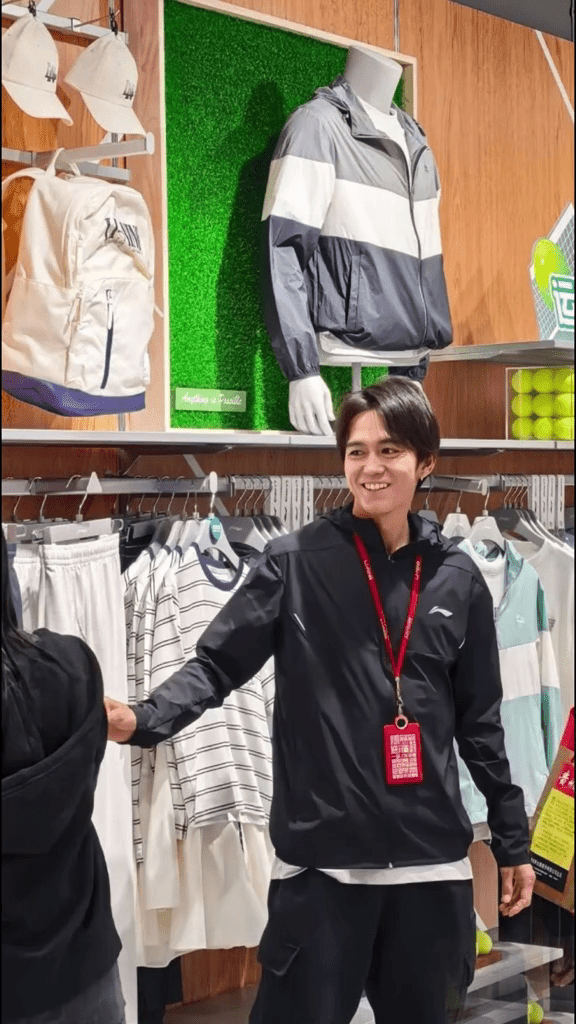 日本马拉松名将大迫杰抵沪,出席闭门商业活动。 日本马拉松名将大迫杰抵沪,出席闭门商业活动。