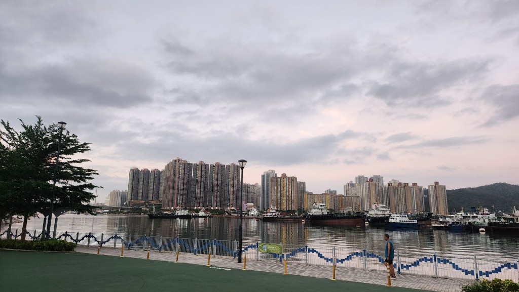 天文台|部分時間有陽光 有一兩陣驟雨 市區最高氣溫約33度