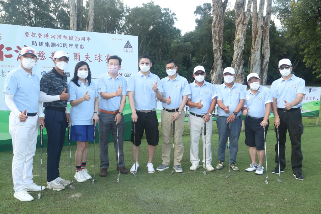 曾志偉、張頴康及肥媽等今日在上水參與「仁濟慈善高爾夫球賽」活動。