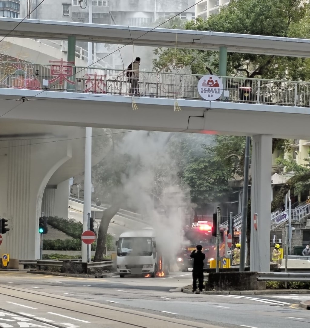 fb馬路的事 (即時交通資訊台)圖片
