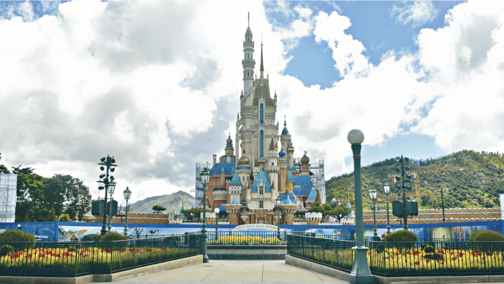 迪士尼樂園灰熊山谷維修期間 工人被釘槍刺傷腹部 清醒送院。資料圖片