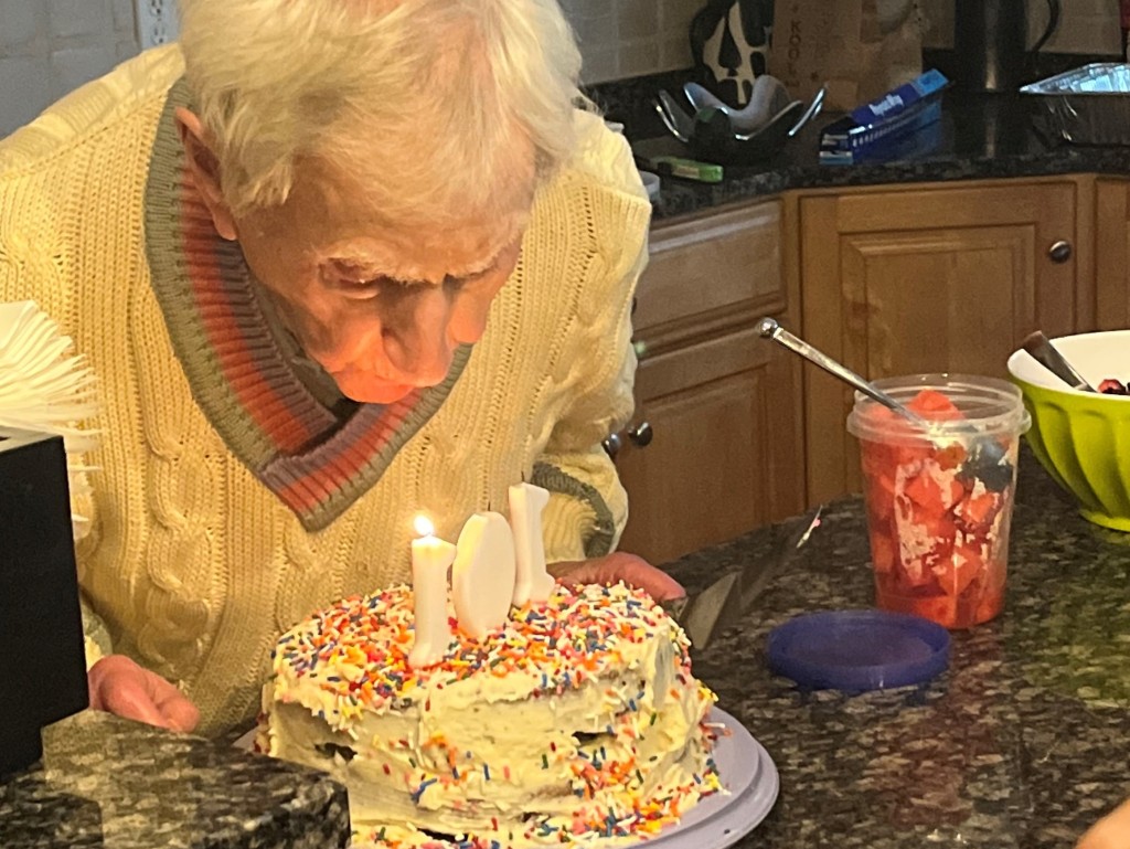塔克医生去年七月过101岁生日。