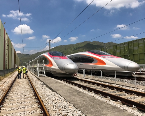 張建宗形容高鐵香港段通車,是中港交通聯繫的里程碑。