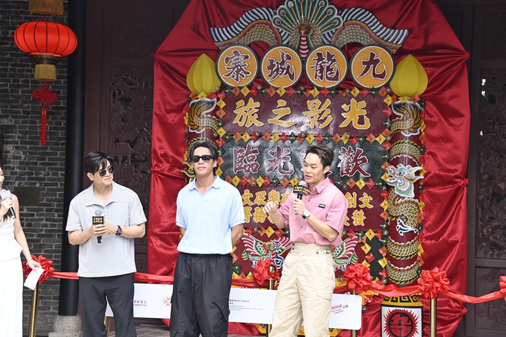 胡子彤笑言為四仔面具、王九眼鏡及十二少髮型申請專利。 胡子彤笑言為四仔面具、王九眼鏡及十二少髮型申請專利。