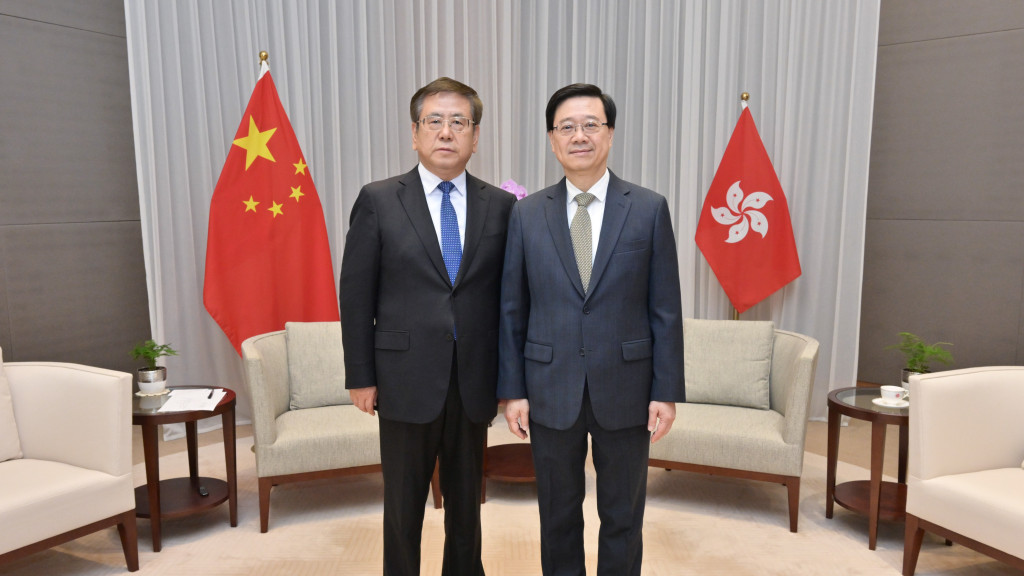 行政長官李家超（右）與河南省省長王凱（左）會面。政府新聞網