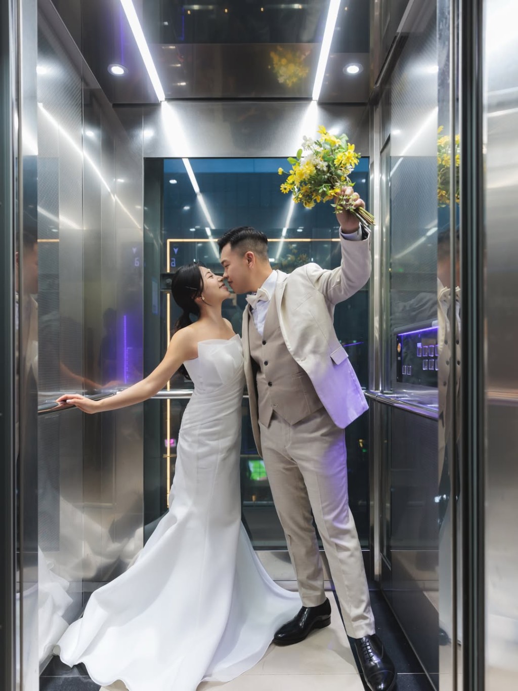 袁沅玉2025年10月在意大利米蘭接受男友求婚。
