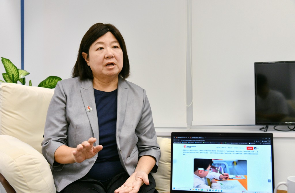 香港救助儿童会顾问、精神科专科医生陈国龄接受《星岛》专访。何健勇摄 香港救助儿童会顾问、精神科专科医生陈国龄接受《星岛》专访。何健勇摄