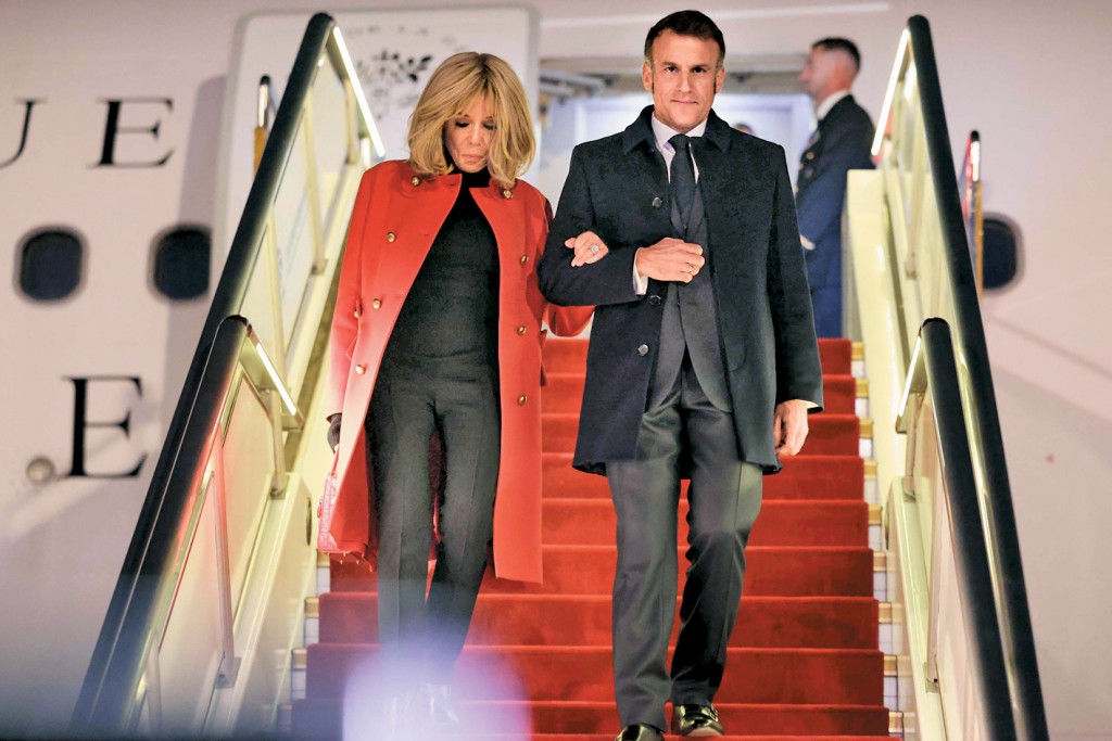 法國總統馬克龍夫婦昨日抵達北京。