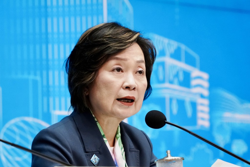 蔡若蓮表示會為學校提供合適過渡期。資料圖片 蔡若蓮表示會為學校提供合適過渡期。資料圖片