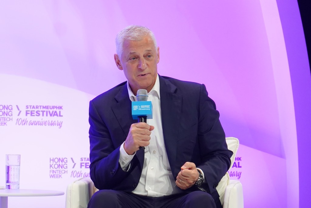 渣打行政總裁溫拓思篤信未來幾乎所有交易將靠區塊鏈結算，貨幣將全數位化。