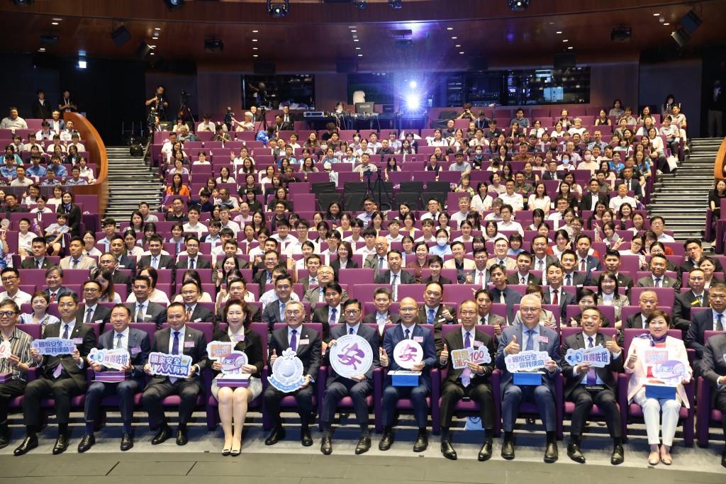 賽事自去年底接受報名後反應熱烈，吸引逾320位來自 80 間中小學和16 支制服團隊的學生參加。