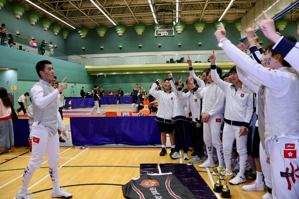 “大孖”何承沣以队长身份在赛后带领团队欢呼一番。徐嘉华摄