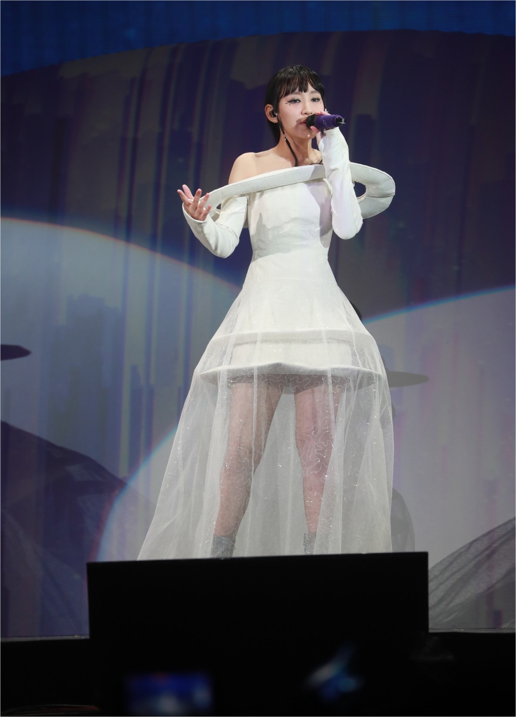 炎明熹昨晚在九展开首场个人演唱会。
