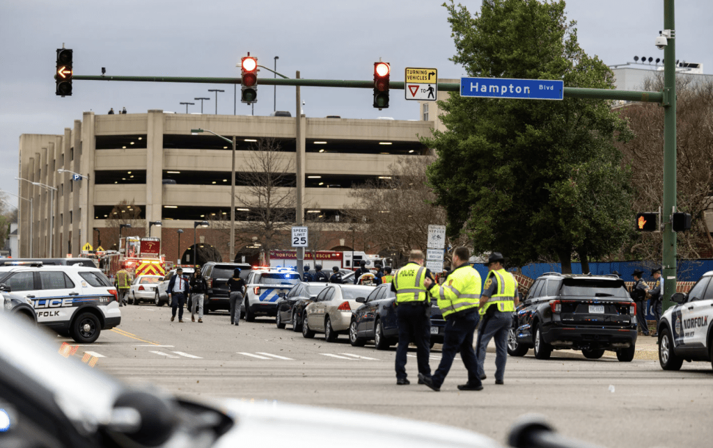 據報一名槍手在商學院大樓內開火，造成兩人重傷送院，槍手隨後證實死亡。美聯社
