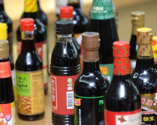 有公司對47款醬油樣本檢測毒素。資料圖片