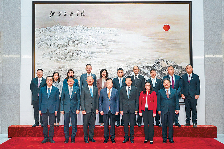 金管局总裁余伟文率领银行公会代表团一连两日的访京行程昨日结束。