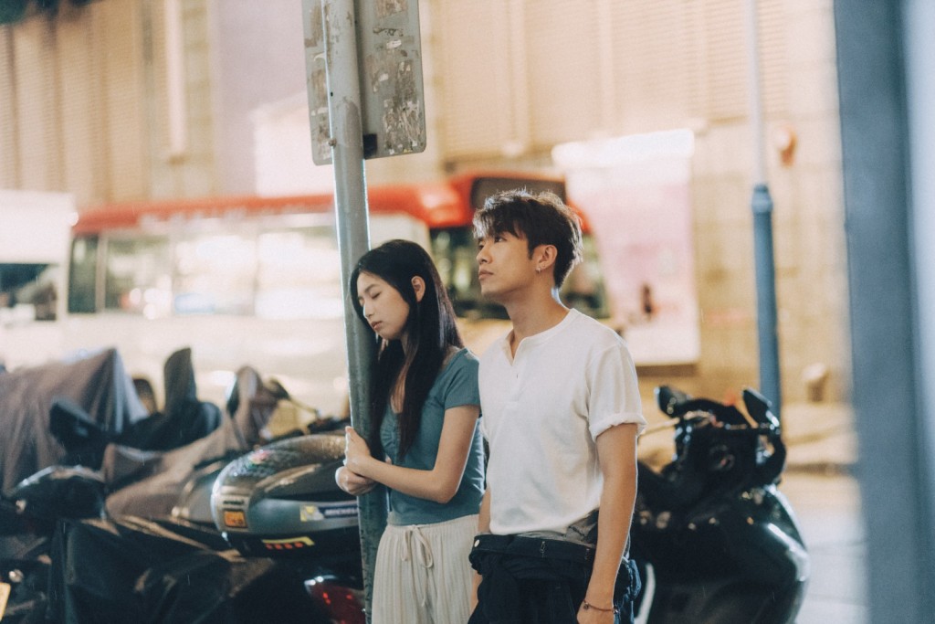 《親愛的》是一首Pop rock的抒情歌。 《親愛的》是一首Pop rock的抒情歌。