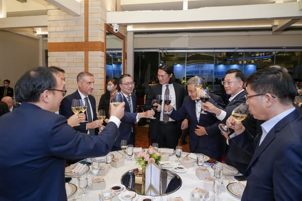 林定國賀航商總會成立一周年。林定國FB