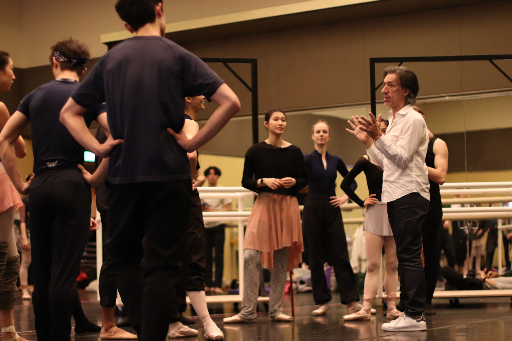 香港芭蕾舞團為演出編了整套融合芭蕾舞和現代風格的全新舞步。
