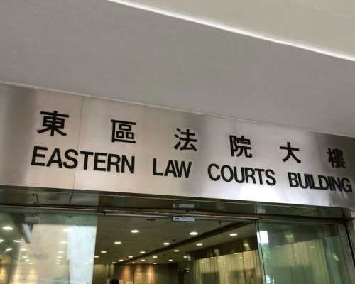 14歲男被告於東區裁判法院提堂。資料圖片
