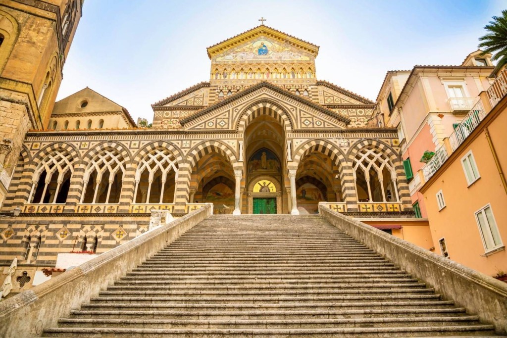 圣安德烈大教堂又称阿马尔菲主教座堂，是旅游热点。
