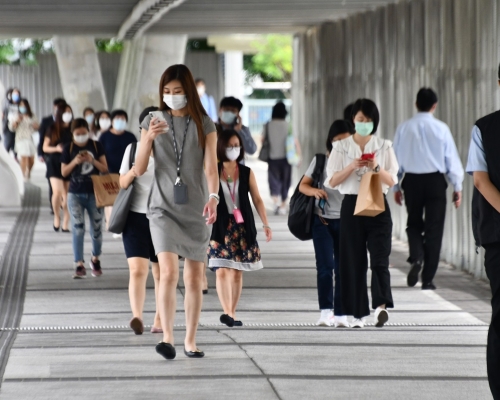 公務員需要簽署或宣誓擁護《基本法》及效忠特區。資料圖片