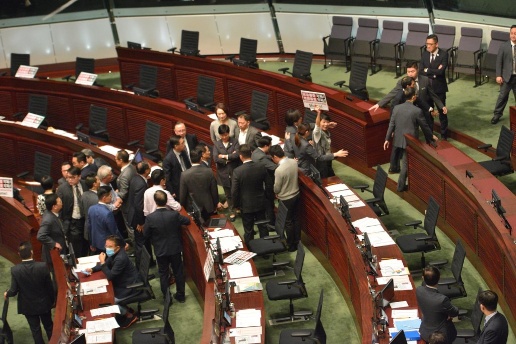 泛民抗議。