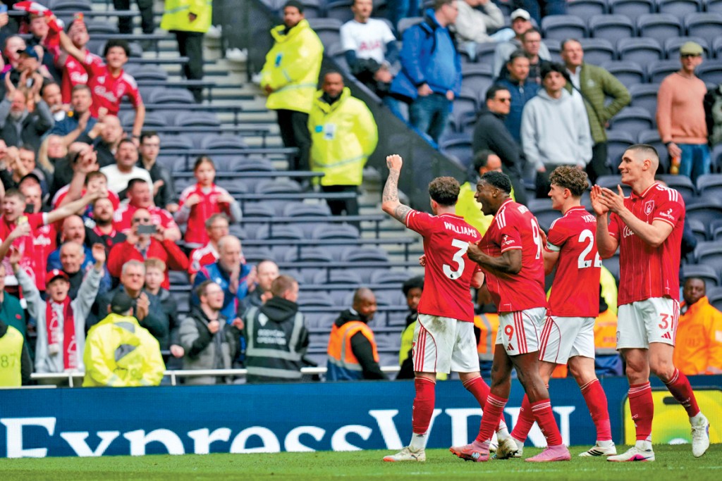 熱刺在英超護級大戰慘敗，淨吞諾定咸森林（紅衫）三蛋。