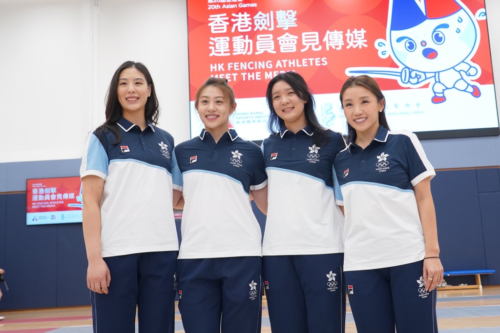 以世界排名第13位的佘繕妡為首的香港女子重劍隊，上屆亞運奪團體銀牌，功臣包括陳渭泠（左一）、佘繕妡（左二）及朱嘉望（右一），今屆加入更年青的吳海諦（右二），可望再爭獎牌。葉偉豪攝