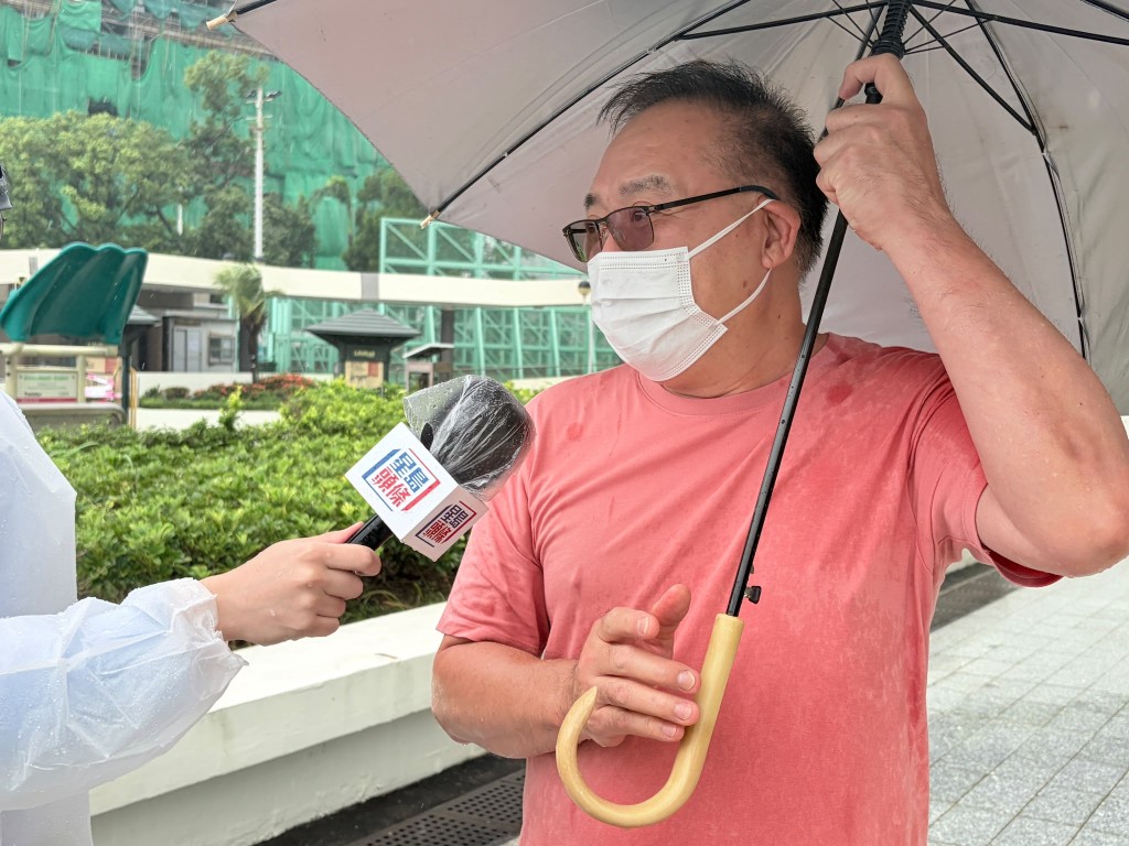 郭先生形容,今日风势“不算大”,与过往强烈台风相比并不猛烈。 郭先生形容,今日风势“不算大”,与过往强烈台风相比并不猛烈。
