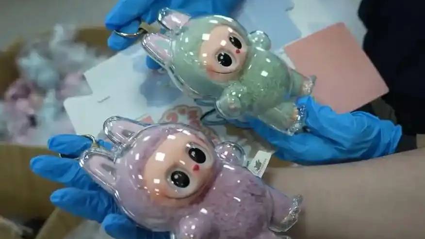 上海海關查獲的冒牌Labubu。 海關發布公眾號