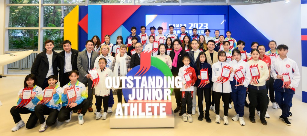 第8赞  支持运动员发展：由善德基金会冠名赞助与香港体育学院主办的「杰出青少年运动员选举」，表彰表现优异的香港青少年运动员。