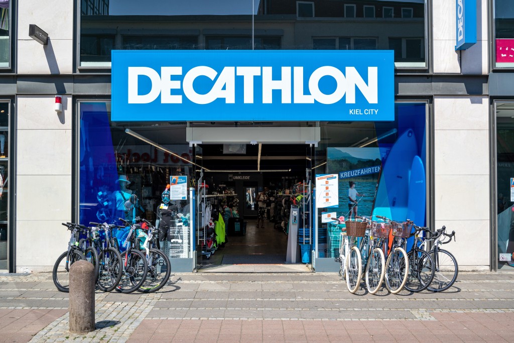 迪卡儂（Decathlon）今年傳出計劃出售中國子公司約30%的股權的消息，初步估值區間約約100億元人民幣。