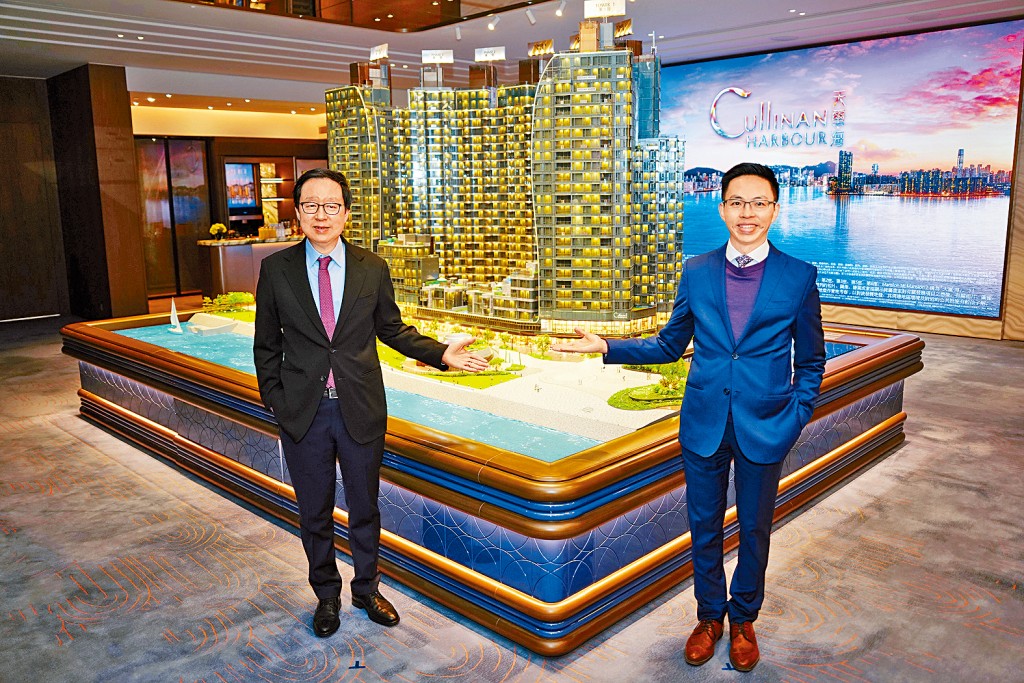 新地雷霆表示,天璽.海將於農曆新年後推售,定價參考同系九龍站天璽。旁為陳漢麟。