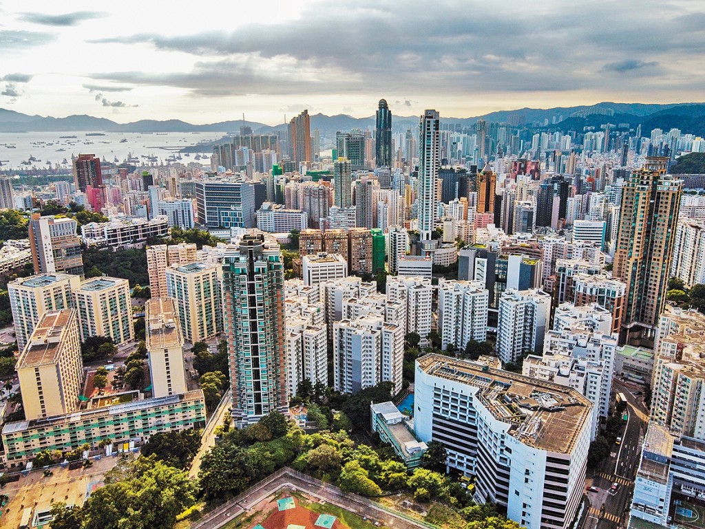 本港首季負資產住宅按揭貸款宗數,按季增逾27%至3.21萬宗,再創20年新高。