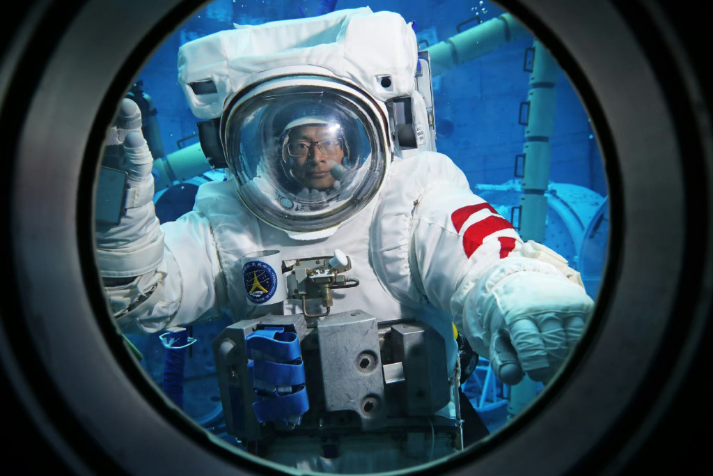 桂海潮參與太空人訓練時照片。