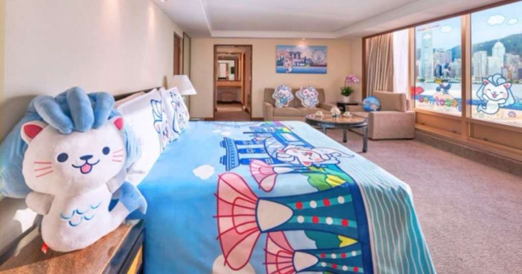新加坡旅遊局及皇家太平洋酒店由即日至2022年3月31日推出以新加坡旅遊局吉祥物為小魚尾獅Merli為主題的宅度假計畫，客人可入住滿布Merli及獅城裝飾的客房
