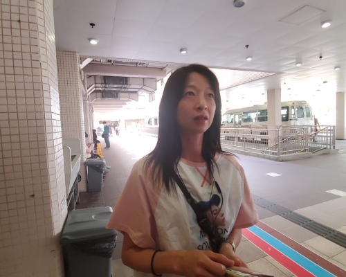 市民周小姐指措施較不便但影響不大。