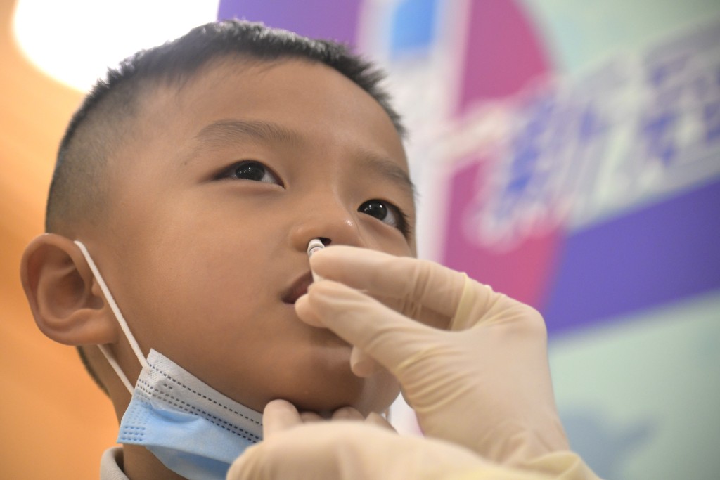 盧寵茂指社會對噴鼻式流感疫苗需求不足。資料圖片