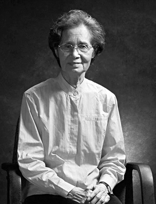 據統計，毛澤東公開的700幅照片中，有400多幅是侯波拍攝的。