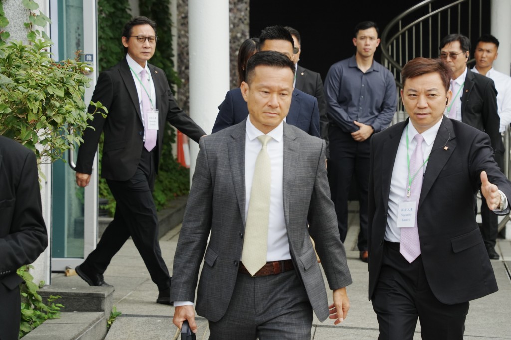 跨部門調查專組組長、消防處助理處長(新界南)于文陽作供。 跨部門調查專組組長、消防處助理處長(新界南)于文陽作供。