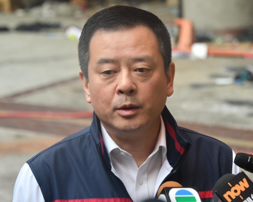 理大副校长杨立伟指警方的安全小组工作校方并没有参与。 