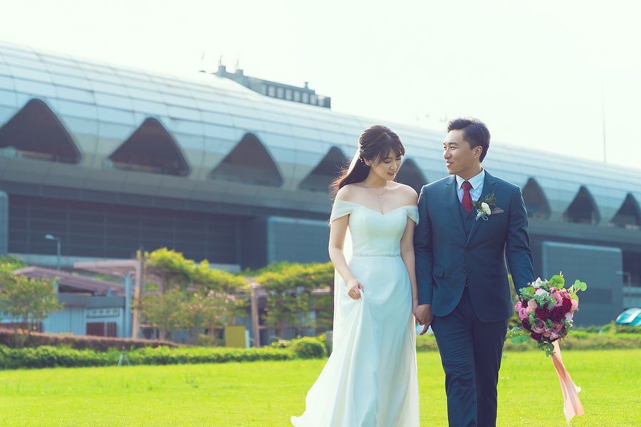 但嚴祺最後選擇結婚,變相失去做星機會。