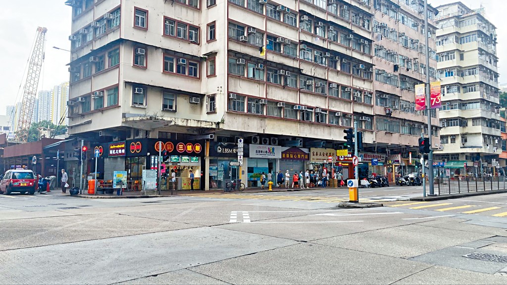 深水埗欽州街11B至11C號地下舖放售,意向價約1105萬。 深水埗欽州街11B至11C號地下舖放售,意向價約1105萬。