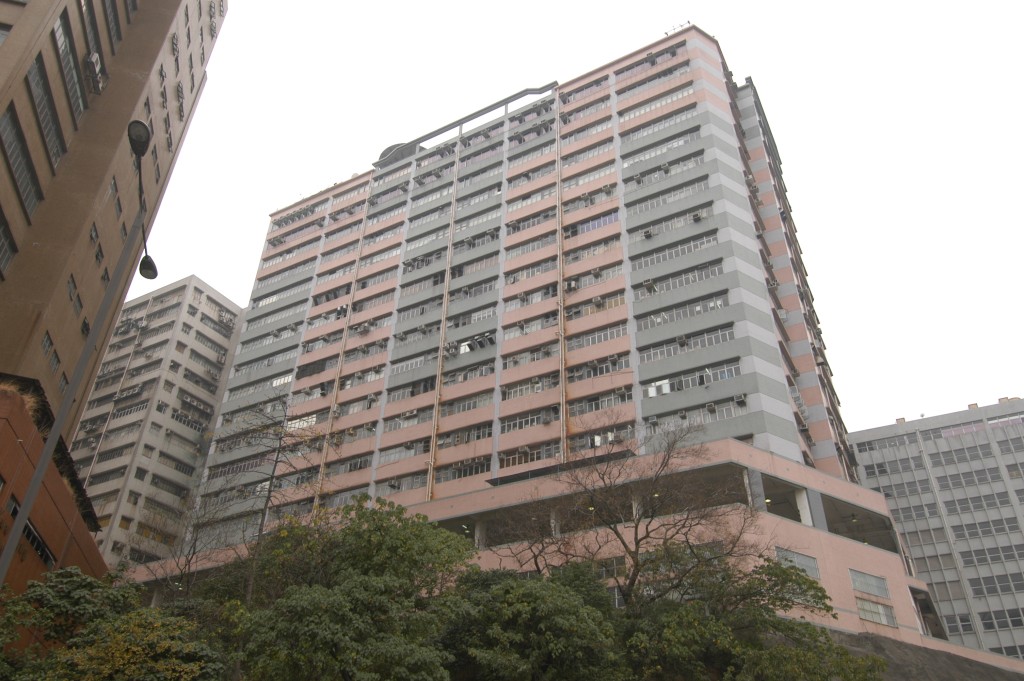 葵涌恒亚中心7至16号室地厂放售，意向价1亿。