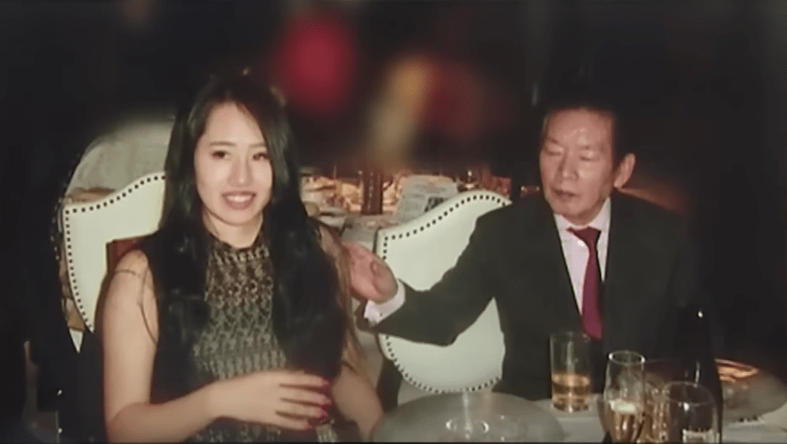 日本和歌山縣田邊市資產家、外號「紀州唐璜」的野崎幸助於2018年因急性藥物中毒身亡，其30歲前妻、曾任AV女優的須藤早貴被控謀殺。KTV NEWS截圖