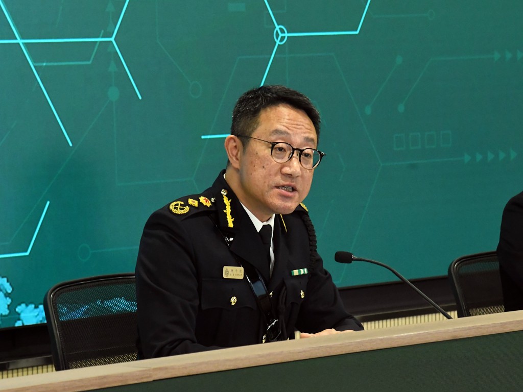 海關關長陳子達總結海關去年工作。