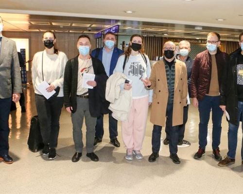 馬爾德基斯(右4)率領國會議員訪問台灣。中時